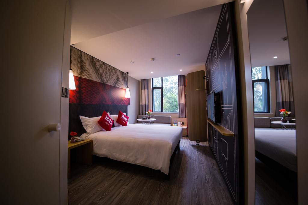 Ibis Guangzhou Yuexiu Park Metro Station Hotel Exterior foto