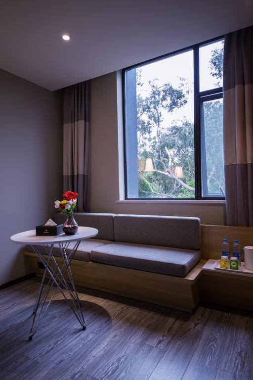 Ibis Guangzhou Yuexiu Park Metro Station Hotel Exterior foto
